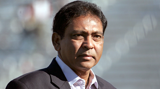 Ranil Abeyenake seen here in October 2008 near Toronto, Canada preparing for live commentary during a T20 tournament. (File Picture by Mahesh Abeyewardene)