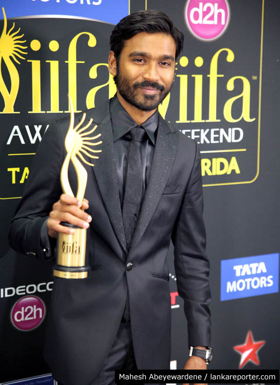 Dhanush with his IIFA award for best debut actor. (Picture by Mahesh Abeyewardene)