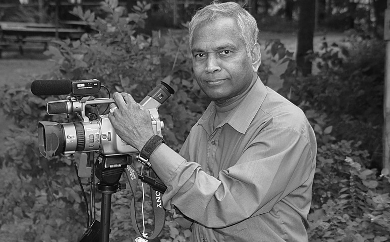 Director of the weekly Kala Kavaya television show in Canada Pathirage (Nimal) Perera is seen here in 2003 covering the 25th anniversary to Toronto Maha Vihara. (File Picture by Mahesh Abeyewardene
