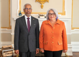 Sri Lankan diplomat U.L.M. Jauhar meets with Canada's Governor General Mary Simon. (Picture by Sgt Matthieu Racette, Rideau Hall, OSGG)